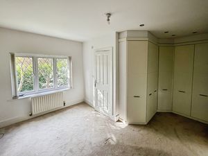 Bedroom- click for photo gallery